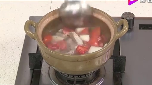 营养又美味的家常汤—山药排骨汤,加上番茄更好喝!
