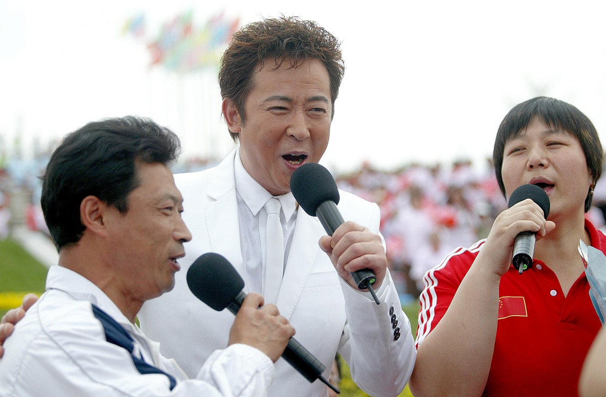 2009年6月10日,辽宁沈阳,央视《激情广场·爱国歌曲大家唱》走进沈阳.