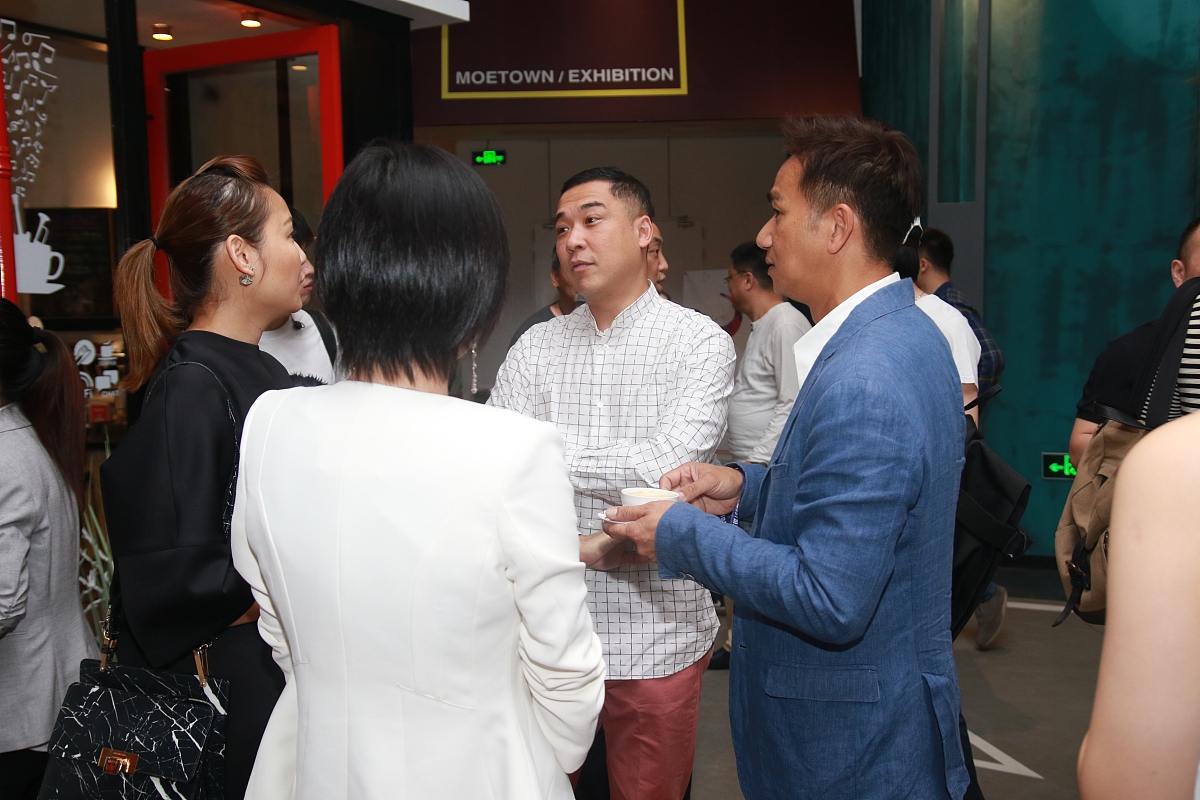 用中文写一篇丰润日化有限公司营销管理存在问题。