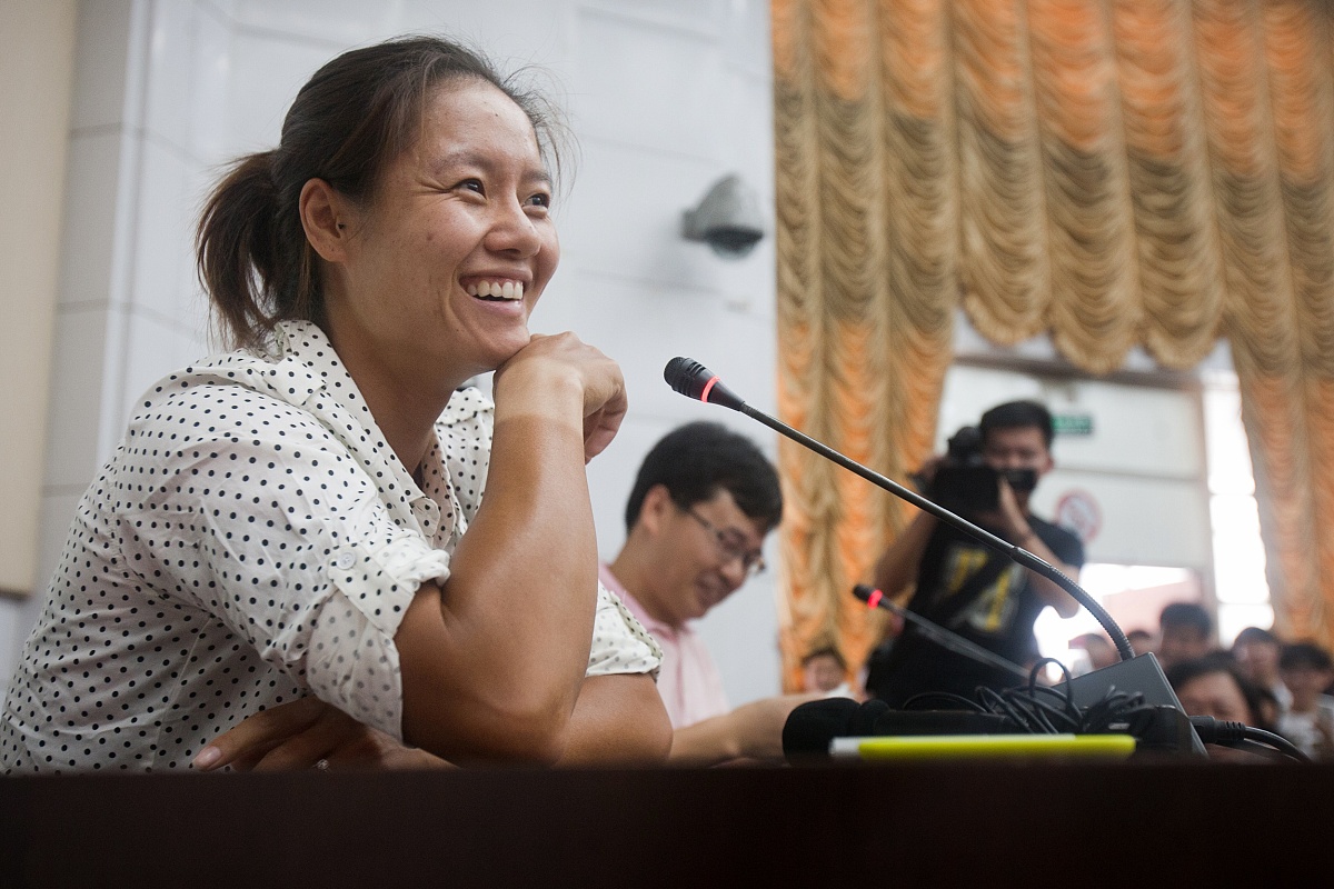 请给一个《健听女孩》电影解说