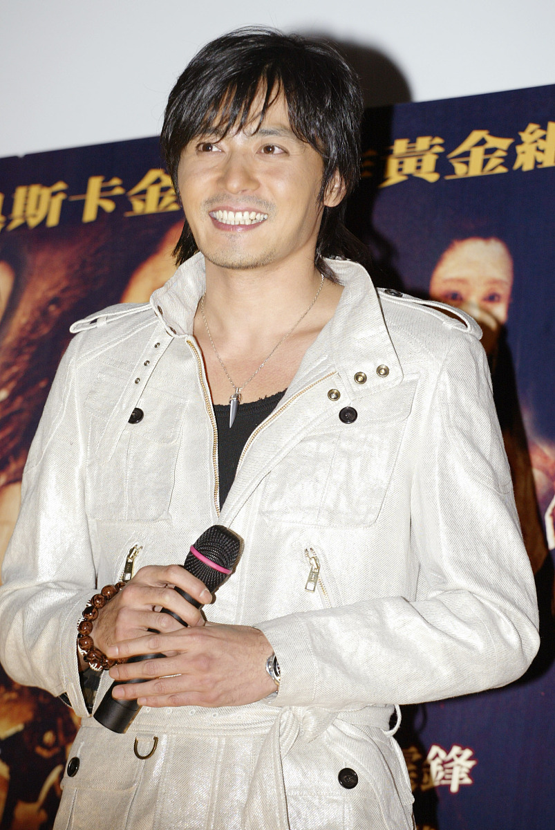 2005年12月22日,台北,张东健为新戏《无极》来台湾宣传,跟影迷近距离