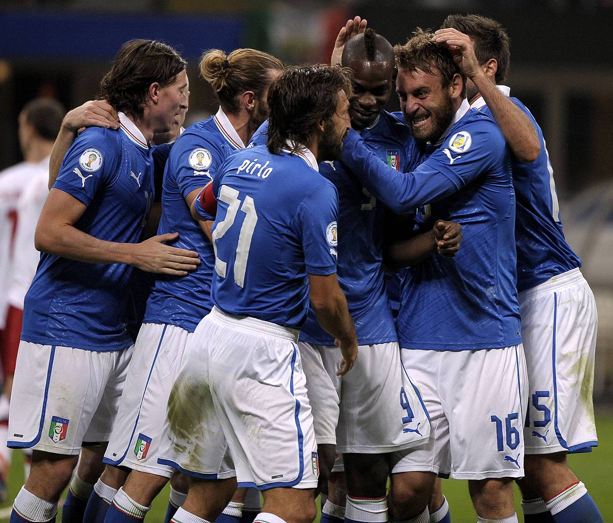 多元线性回归中的随机扰动项期望：E(U)=0，但E(U|X1)和E(U|X2)不一定为0