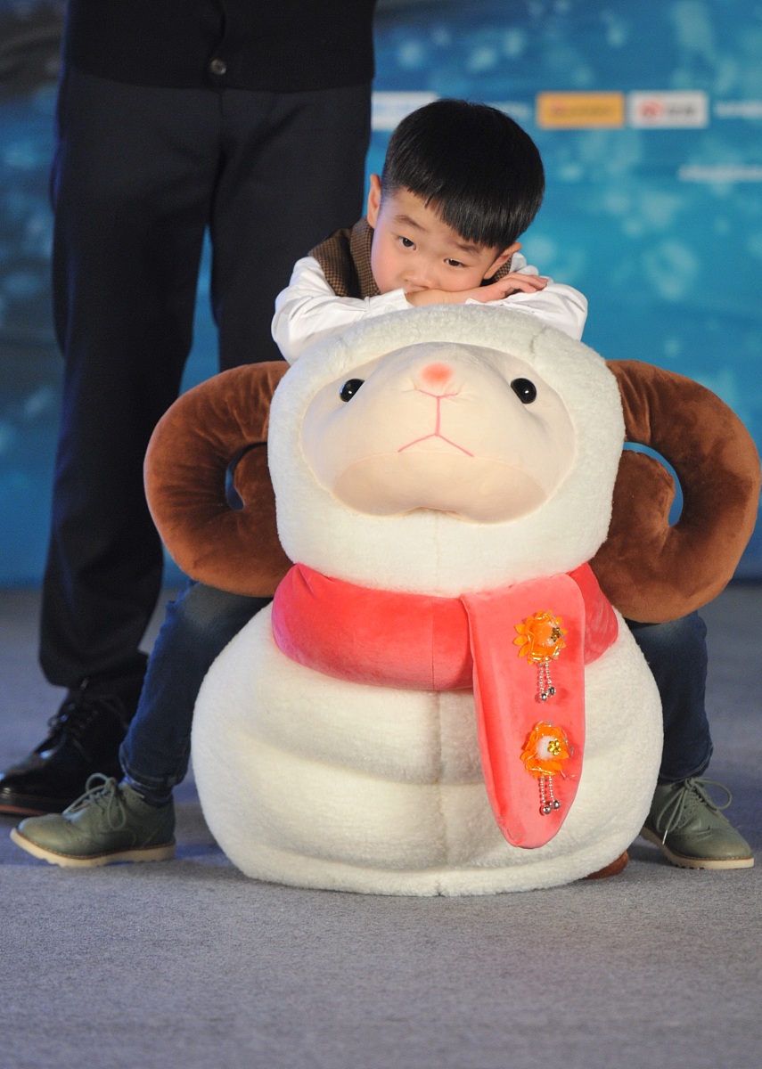 2015年2月1日,北京,电影《爸爸去哪儿2》新闻发布会举行.***_***杨阳