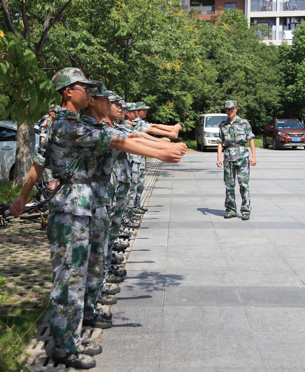 大学生军训日记 | 第二天训练感悟与收获 (500字)