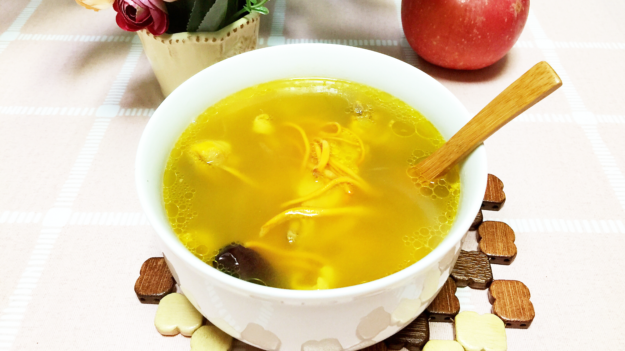 鸡肉不炒不炸,简单往砂锅里一放,炖一大锅没喝够