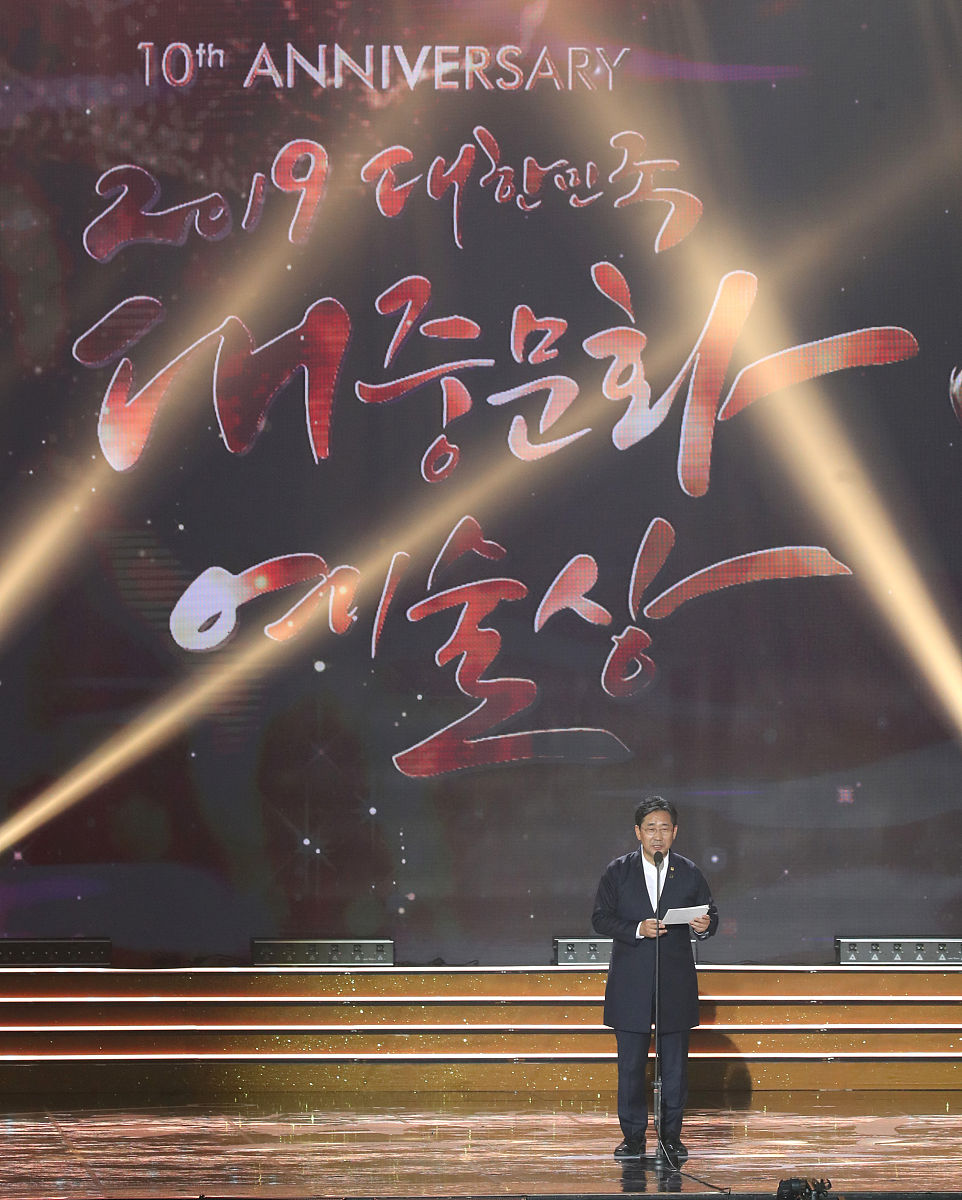 现在大家很喜欢用肯定的句子表达否定的意思为什么