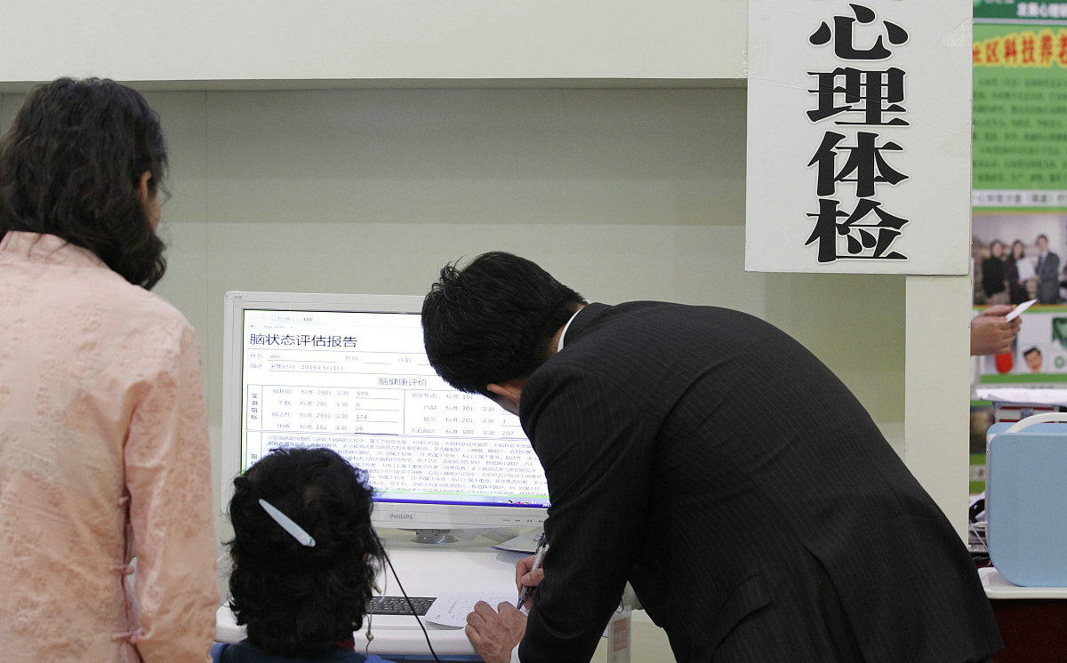 师德师风先进个人事迹：以人为本，注重教学创新，培养学生全面发展
