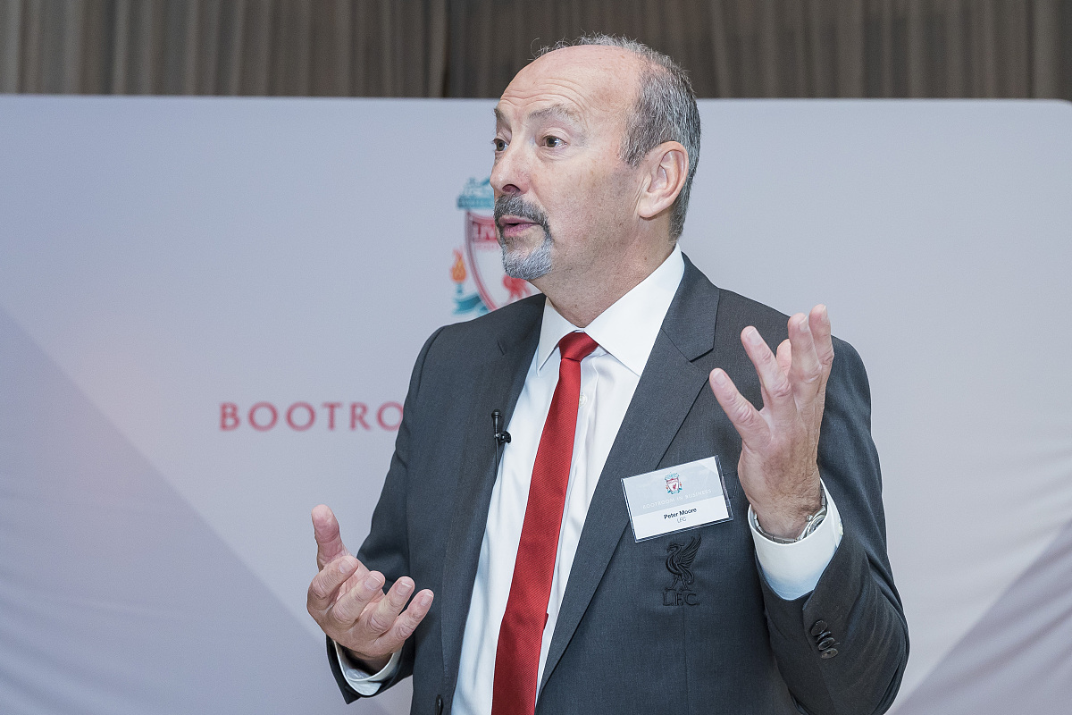 2017年7月18日,中国香港,利物浦官网主持人携手多位前球员现身香港奕