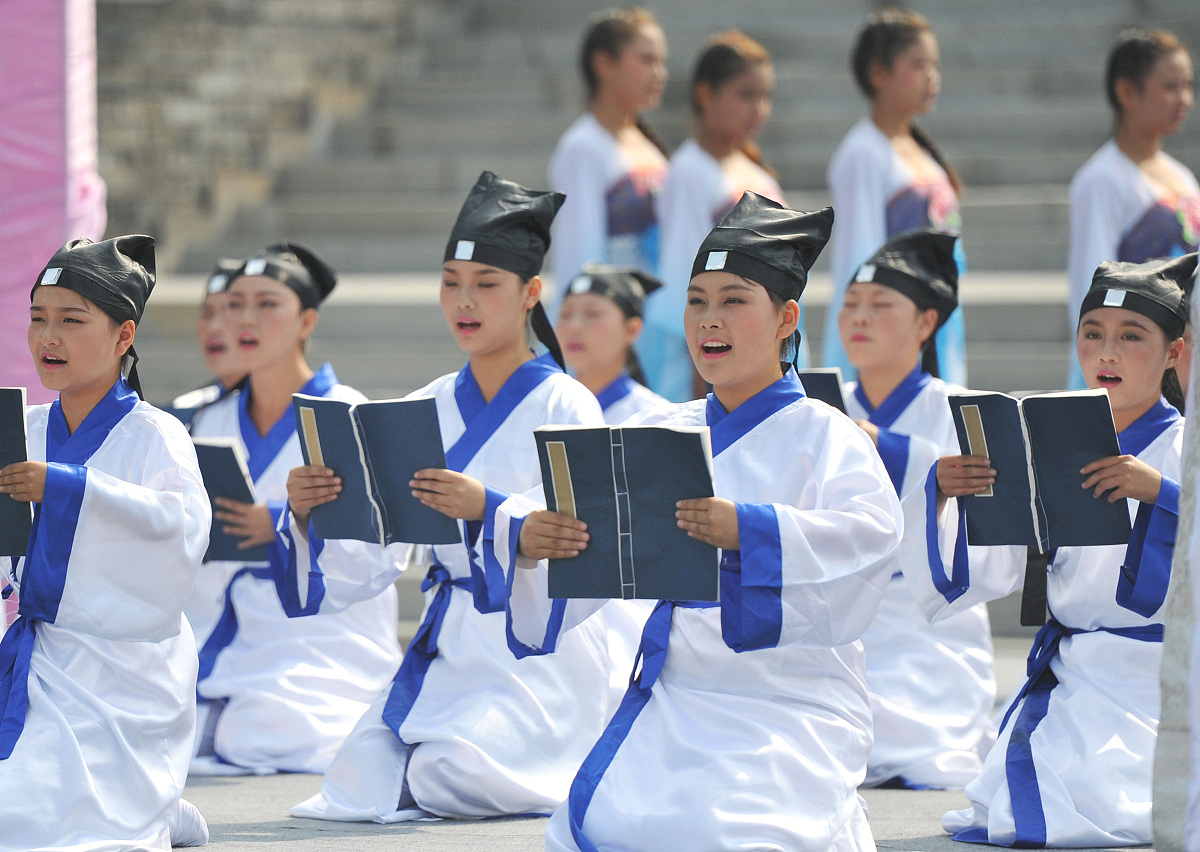 初中毕业怎么去报贵州贵阳幼师学校