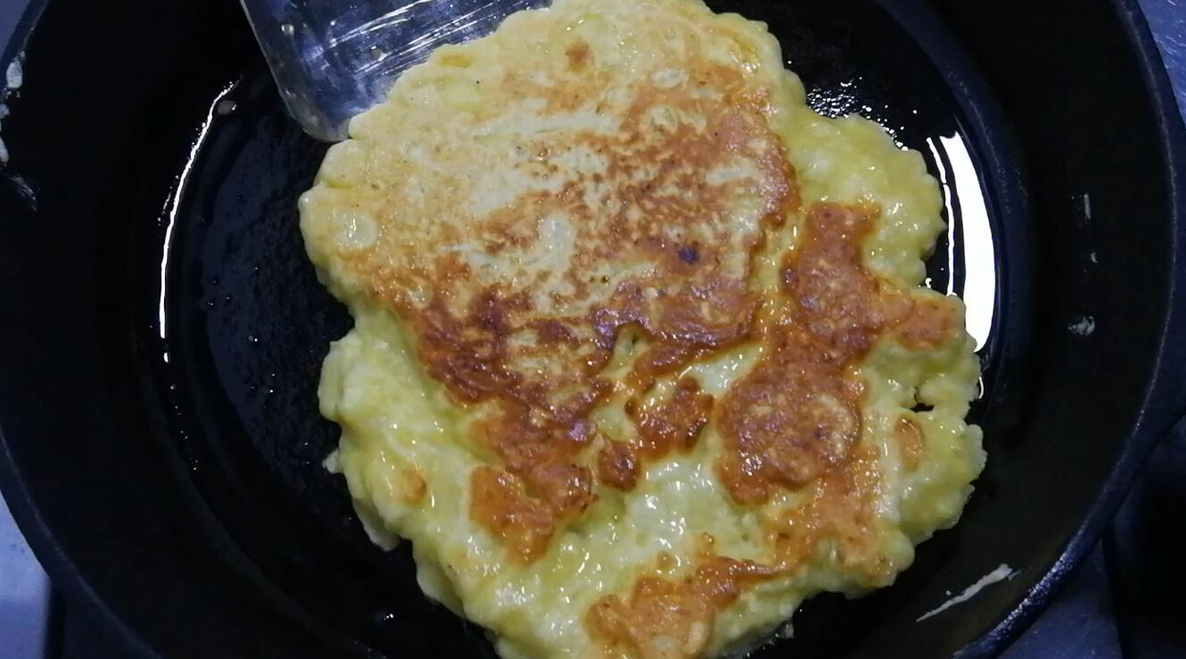 早餐不喝粥了,用榴莲做的早餐饼,营养又美味,闺女说的太香了!