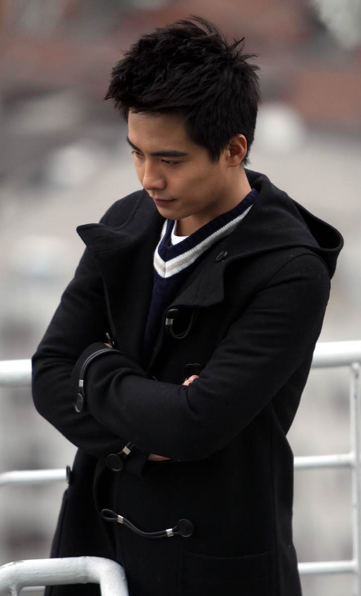 2011年12月26日讯,上海,电视剧《浪漫满厨》的某场外景戏.马天宇+++_+