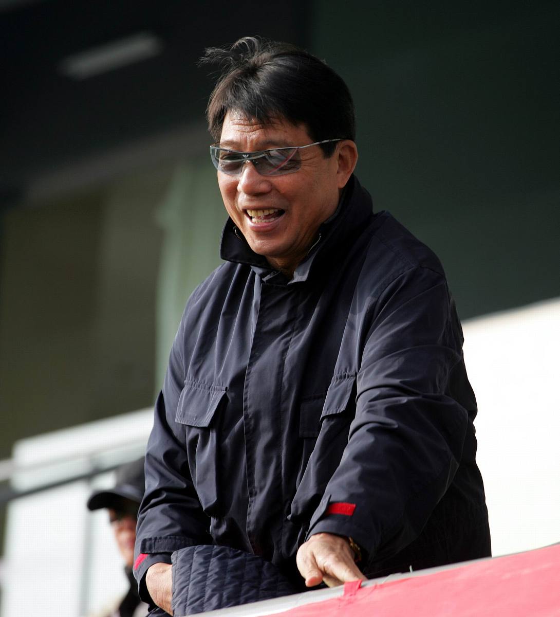 一项工程甲单做用20天乙单做用30天甲休息了4天乙休息了若干天做了18天乙休息几天？