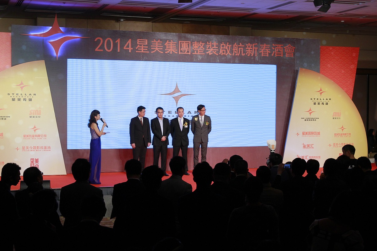 三个人一个团队比赛拿了奖要一个人上去发言