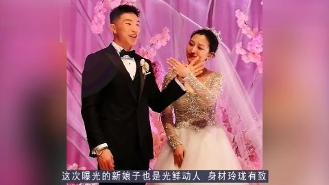 郭德纲爱徒烧饼补办婚礼,德云社众星参加,儿子烧麦见证甜蜜时刻