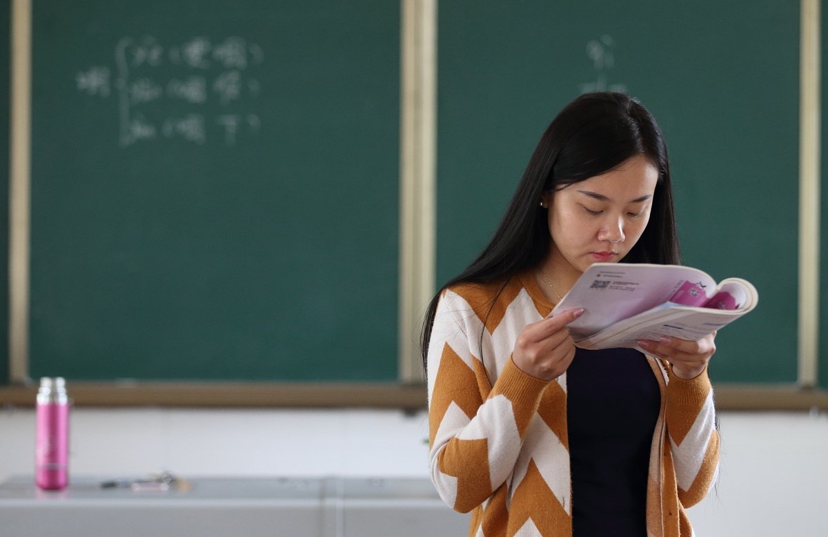 石家庄冀联医学院护理专业学习语数外吗？