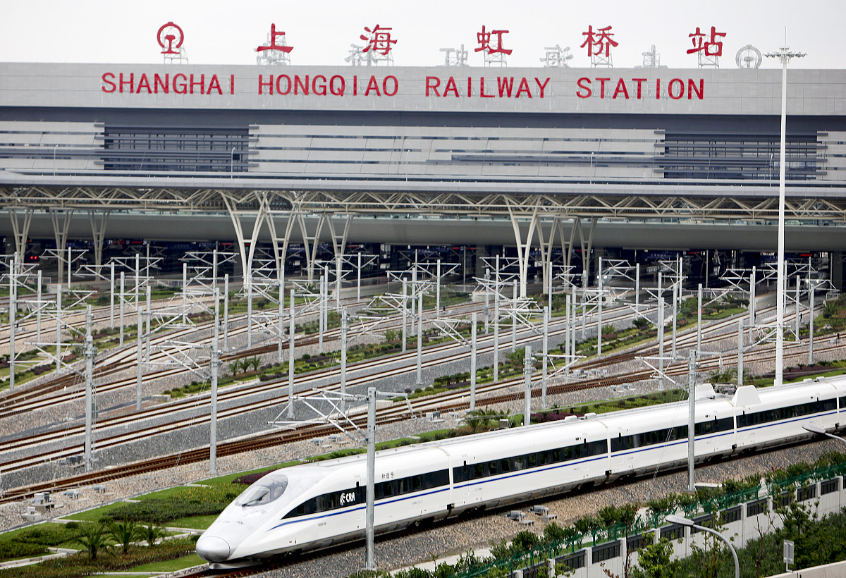 成都高铁职业技术学校：高铁交通专业难学吗？就业前景如何？