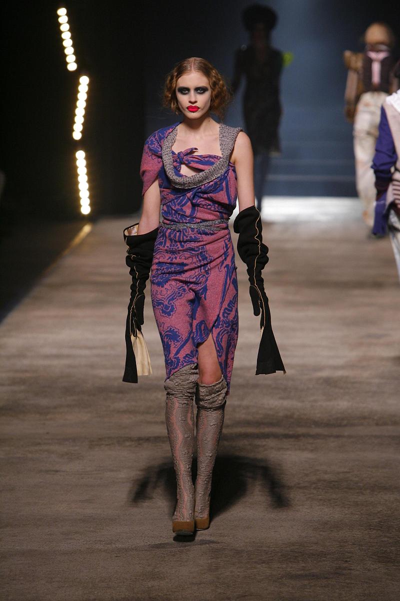 2010年3月4日讯,巴黎,2010巴黎时装周(秋冬).vivienne westwood 品牌