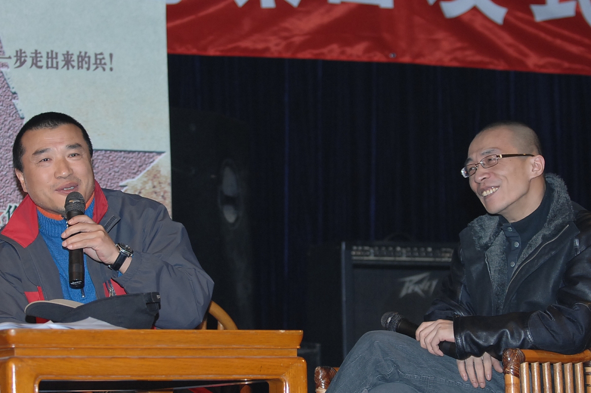2007年1月28日,北京,长篇小说《士兵突击》在北京召开了图书及dvd光碟