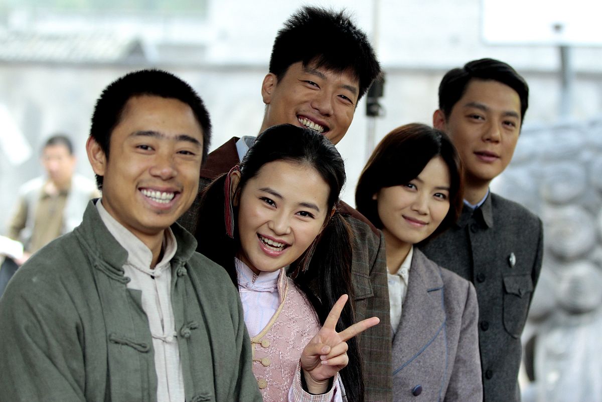 写电视剧人生之路第一集文案