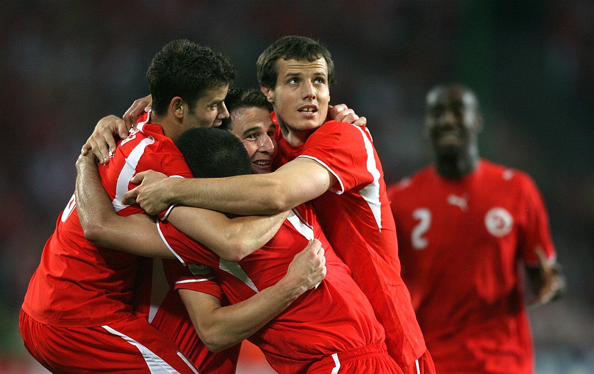 2006年6月23日,世界杯g组,瑞士2-0战胜韩国.费雷等庆祝进球  switzerl
