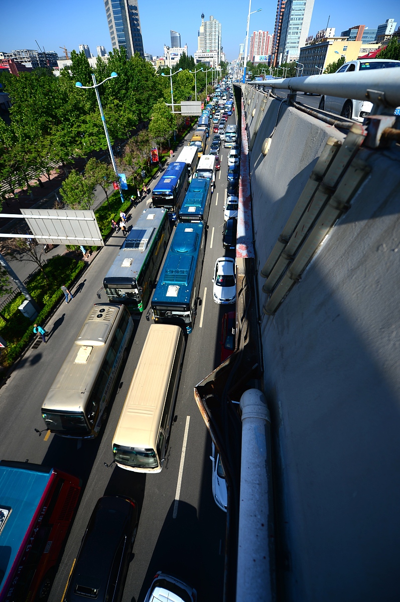 东方航空客舱安全制度体系设计：关键问题分析