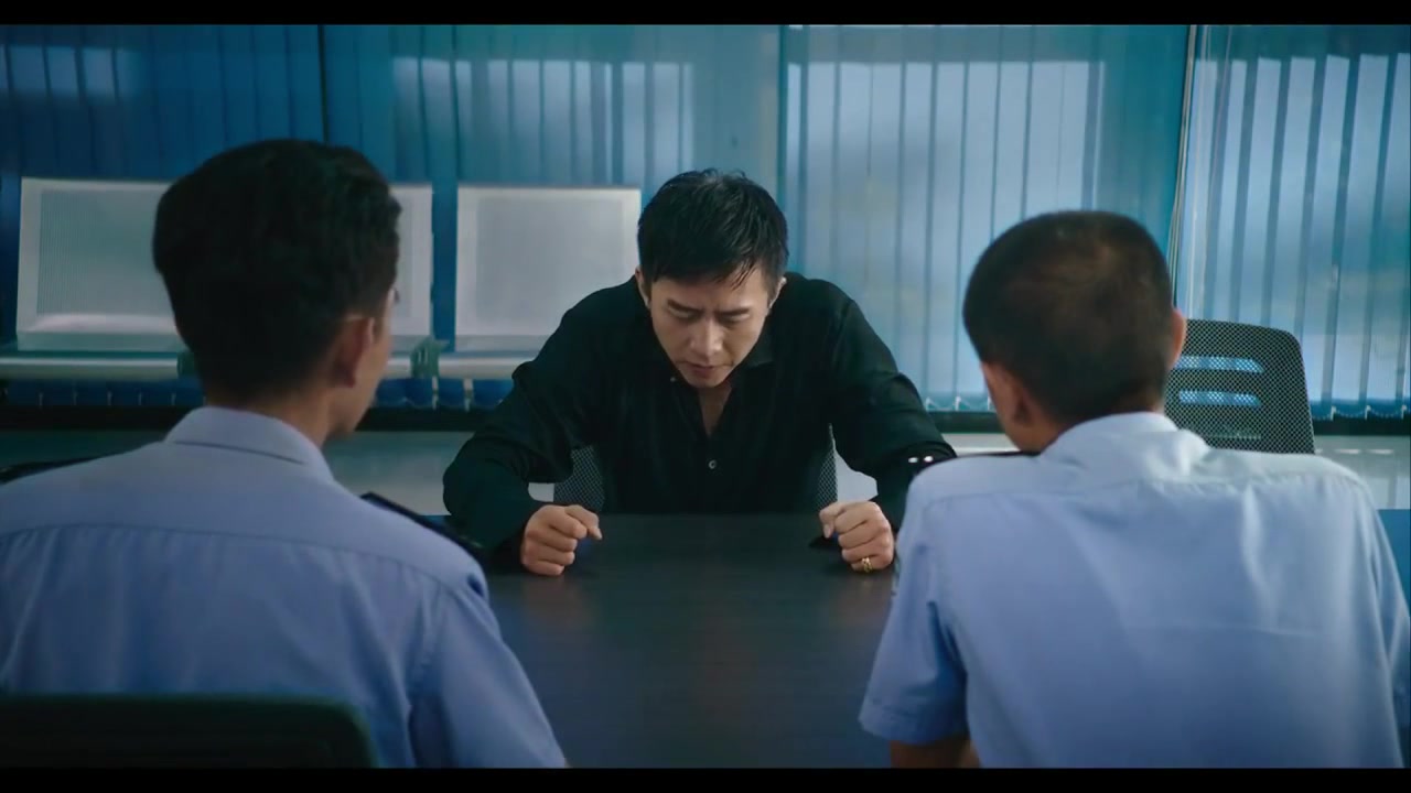《美人鱼》还记着这部电影吗,超经典的报警片段,人鱼是哪位?