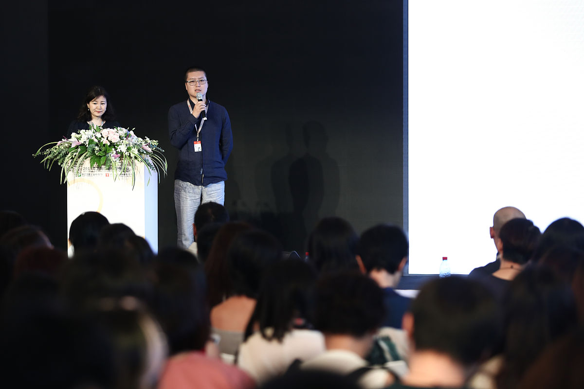 修改这句话2019年0919实验室的一个电话开启了我博士生涯有幸与何老师见面开启了一个全新学术的分支。