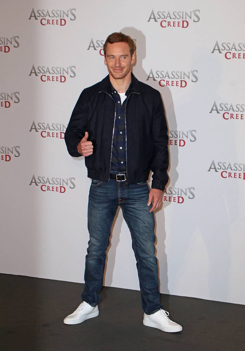 1200字关于《刺客信条》：重返历史成为传奇刺客