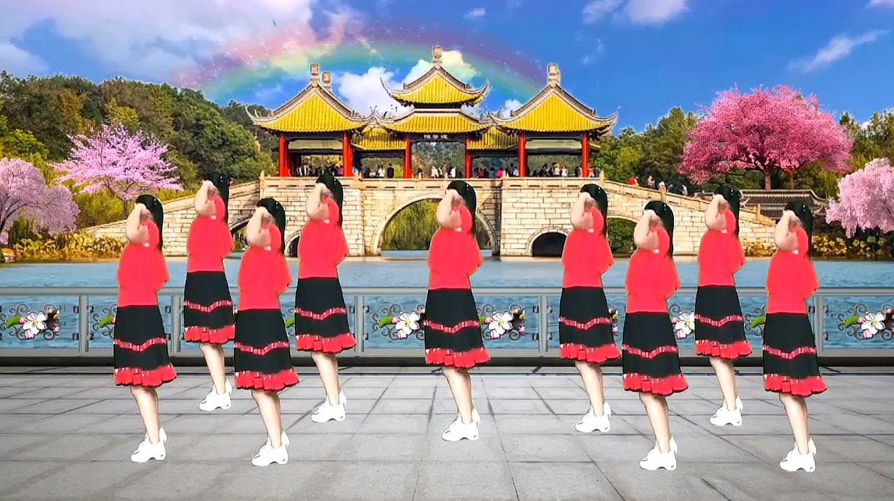 广场舞DJ《中国红》歌声豪迈大气,舞步独特创新,充满正能量