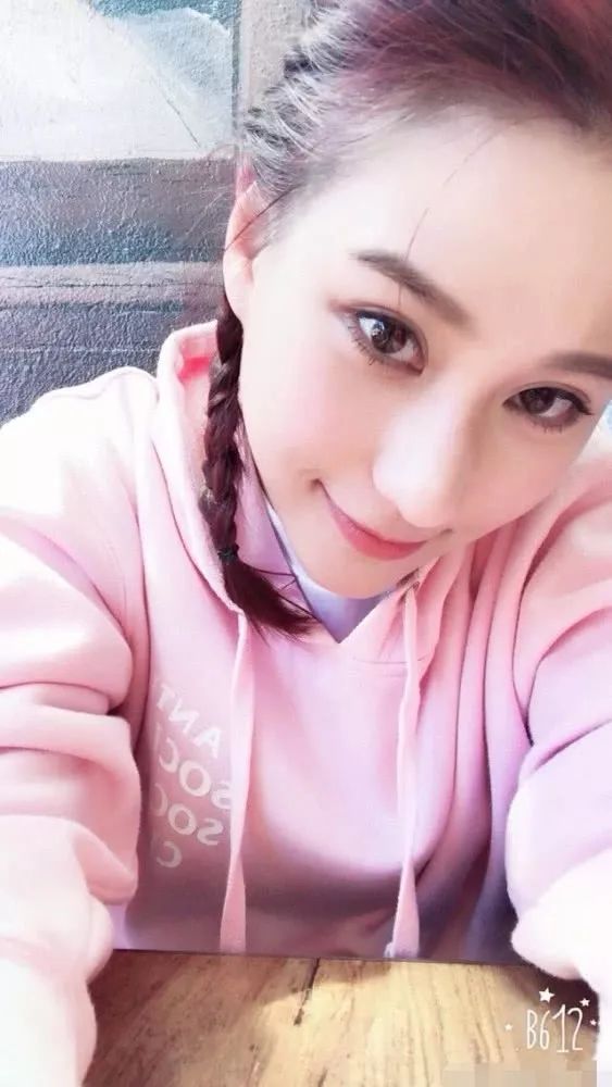 他承认恋情了！现女友和曾经的绯闻女友还有特殊关系？
