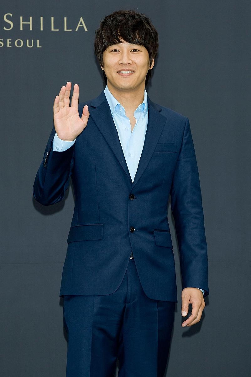 2012年4月13日,首尔,韩国女艺人全智贤13日下午在首尔新罗酒店举行了