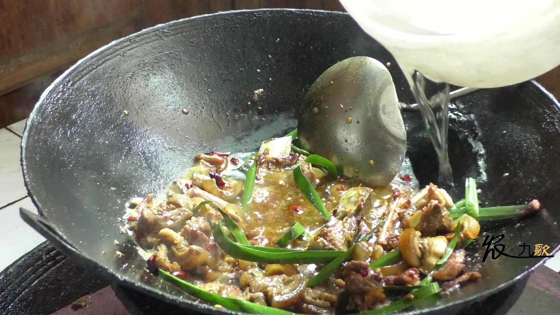 贵州农村小伙做这道牛瘪火锅绝了,这才是牛肉的最佳吃法