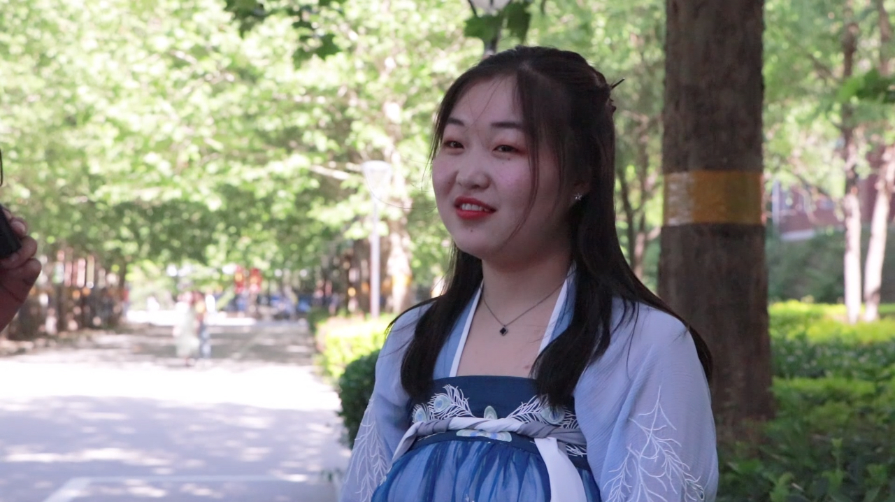 找男朋友找瘦瘦的好还是肉肉的好?姑娘害羞一笑,说出心里话