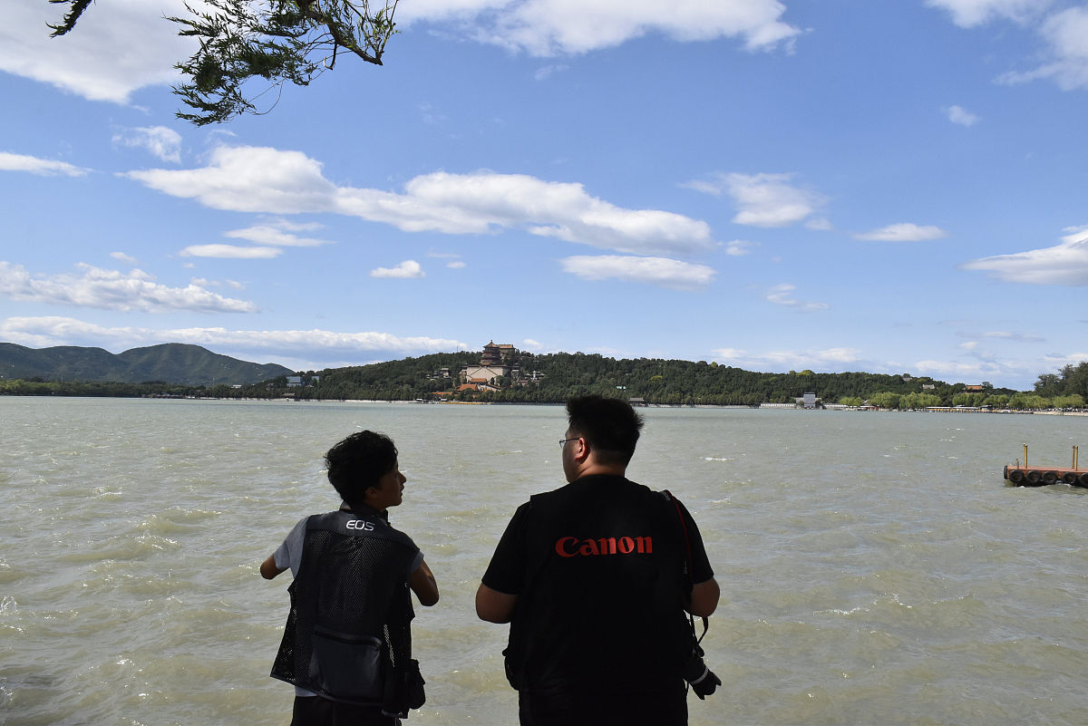 蓝色八月，第五区再创辉煌！上海右林经理喜签年金险，锁定51万养老金！