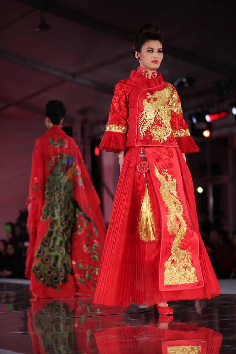 结婚时候秀禾服装里面穿什么
