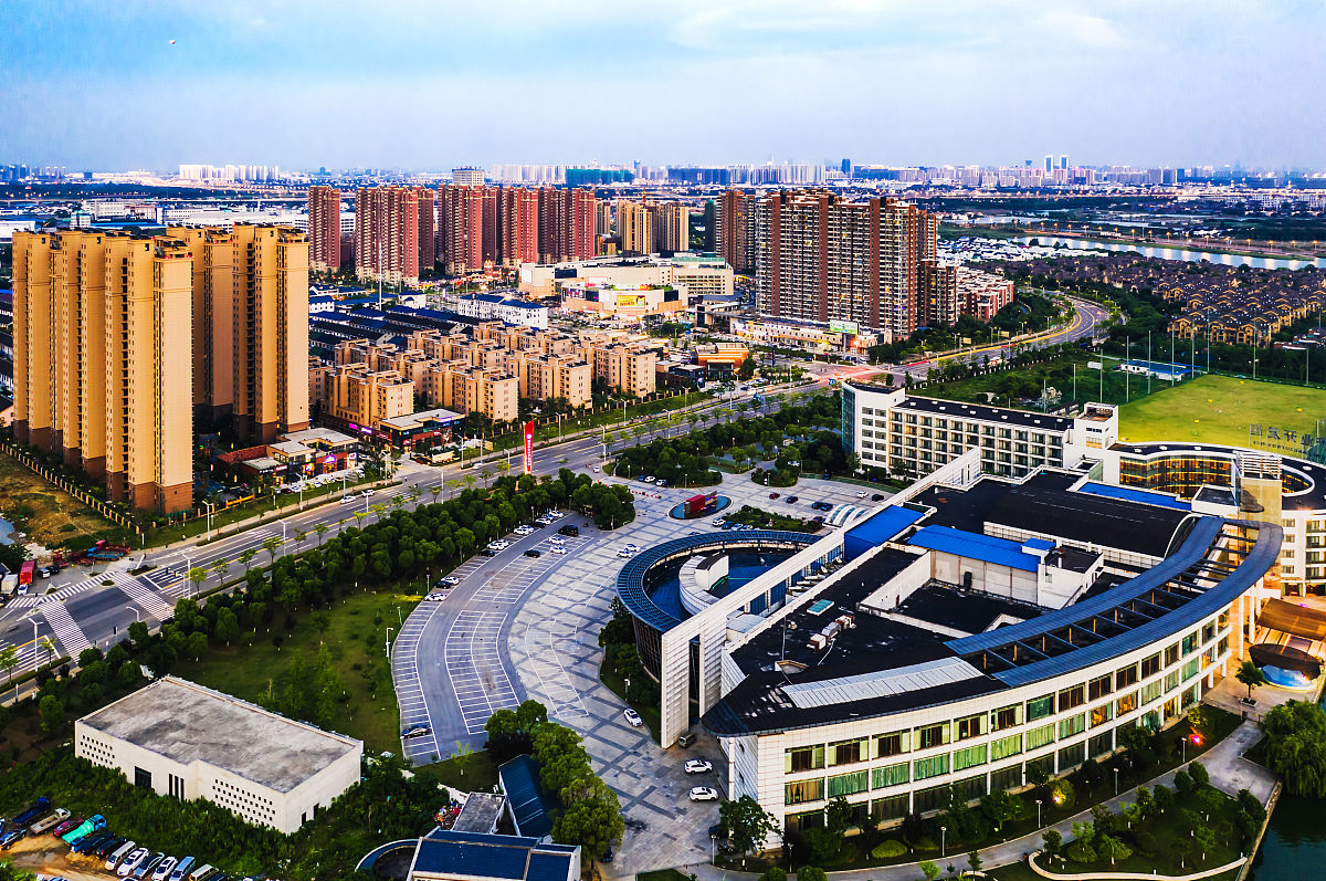 22019年6月23日,江苏省苏州市相城区春申湖之滨.