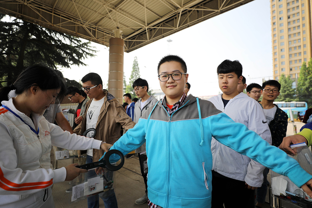 成都科华职业技术学校学生风采：优秀学子展现风采