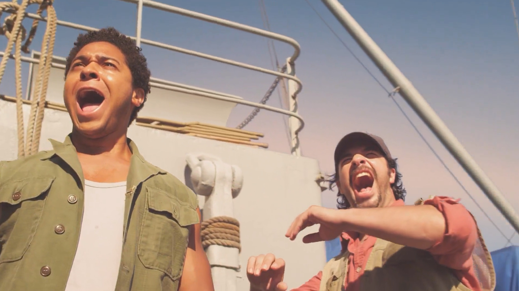 科学家打捞巨型冰山,不料里面竟藏着一只巨鲨,直接将船甩到埃及