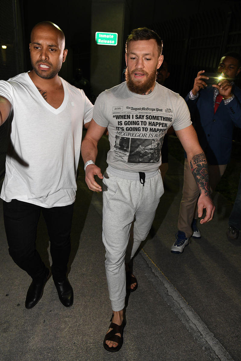 WWE 1538：Rollins使出'黑暗之刃'! 幽默解说带你看'狂派'如何卫冕美国冠军