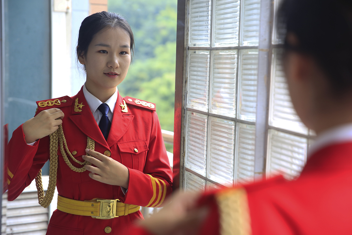 假设3人及以上可以建群一个宿舍有4个人可以建几个群