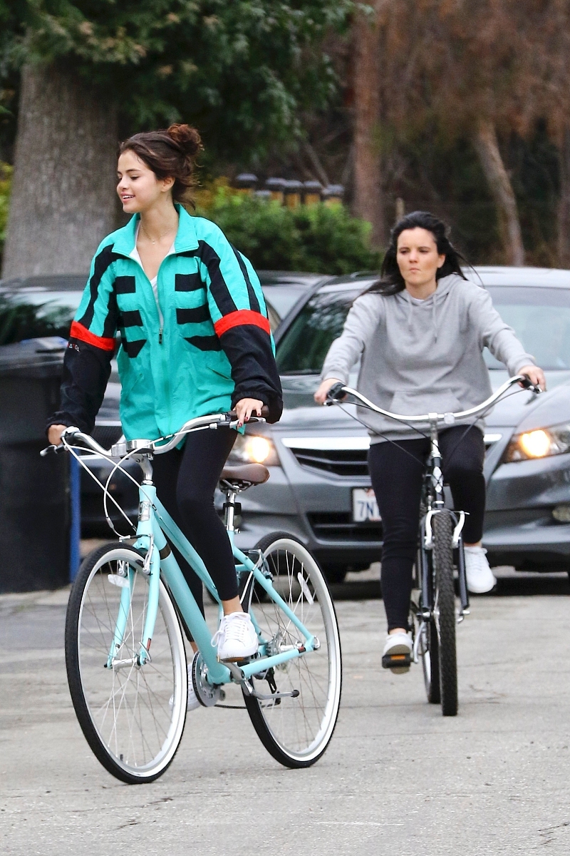 请你用中文出一道初二数学题