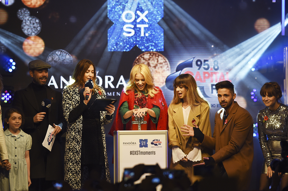 2015年11月2日讯,伦敦,当地时间11月1日,凯莉·米诺(kylie minogue)世