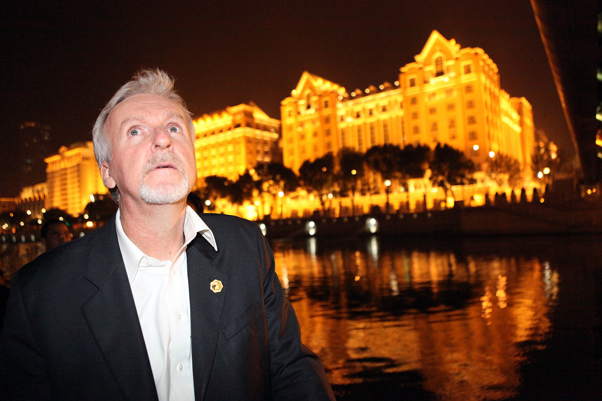 给我扩写这段话：近日20世纪影业宣布了一项令人振奋的消息备受喜爱的经典电影《泰坦尼克号》将在全国第三次上映以纪念该片上映25周年。这一次的重映将带来更加震撼的视听体验因为影片将在全新的4K和3D重制版中呈现。据悉该影片曾于1998年4月3日和2012年4月10日两度在国内上映分别创下了359亿元和947亿元的票房记录。此次重映备受期待因为导演詹姆斯·卡梅隆亲自参与了影片的重制并且影片将以CINIT