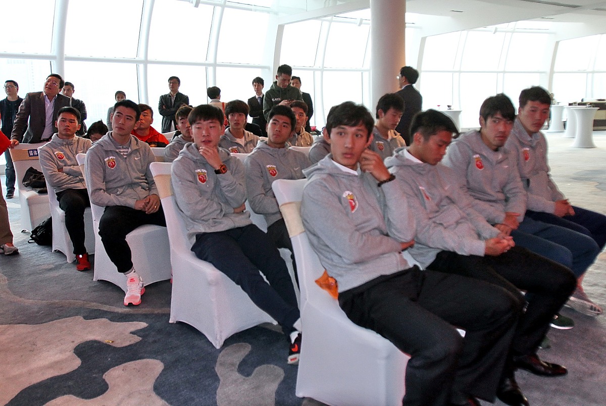 绵阳航空职业学校专业介绍：飞行技术、维修、乘务、英语