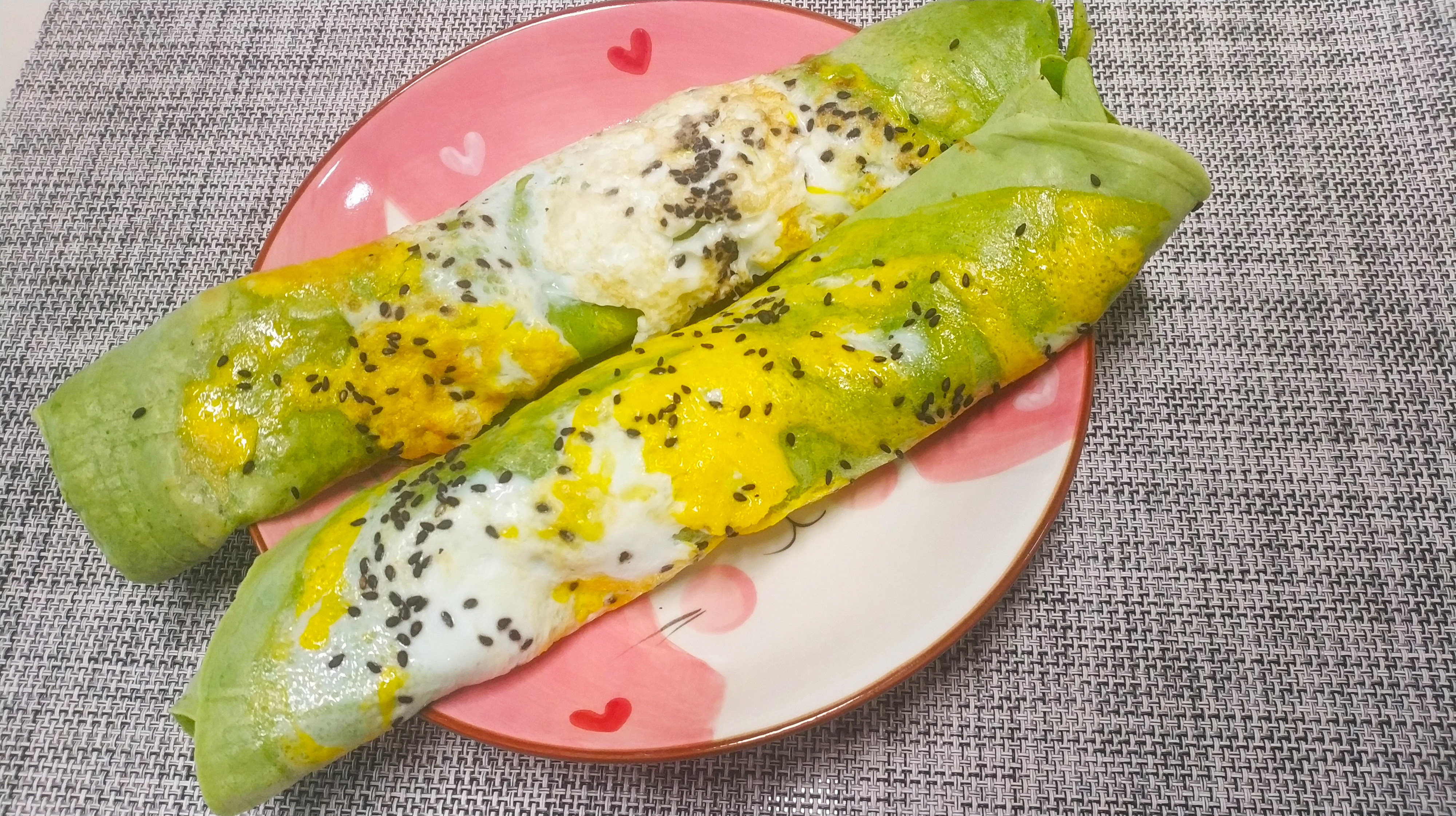 还在愁早上吃什么,这个煎饼加上菠菜和鸡蛋,一个吃不够