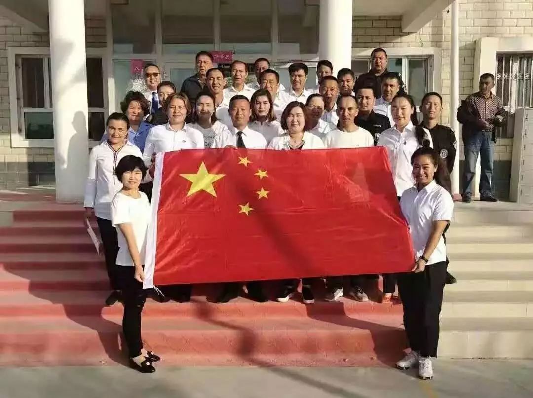 我愛你中國!新疆各族婦女姐妹向祖國母親深情告白!