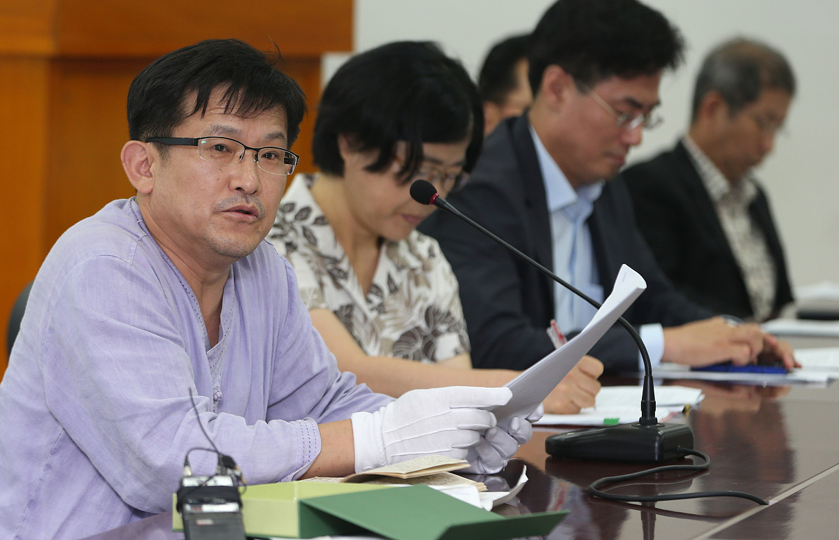 当地时间2013年8月8日上午,韩国民族问题研究所教育宣传室室长朴汉龙