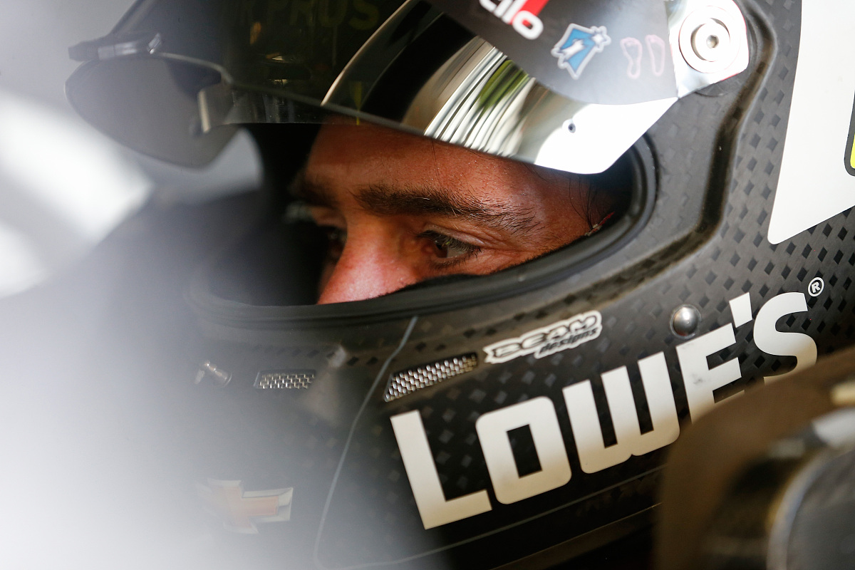 今天去学救生员学到了一些新知识很开兴2 下午和同学一起去了电影院看了一部好看的电影非常感动。3 晚上和舍友开黑csgo赢了很多把度过了一个难忘的夜晚。