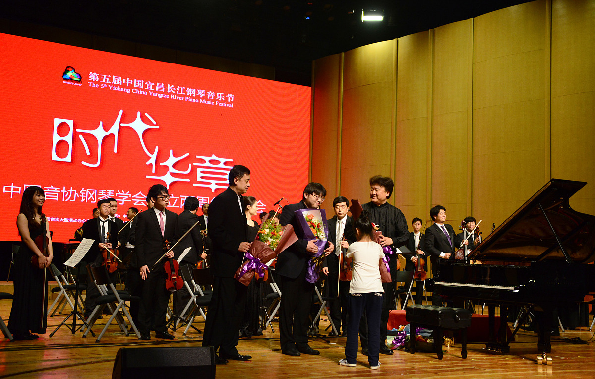 音乐表演专业毕业后就业方向：从演出到制作，多领域发展