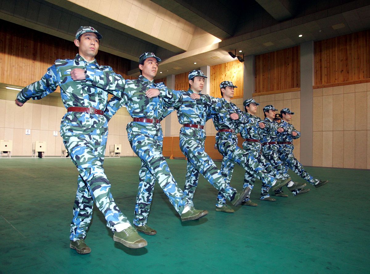 舞蹈串词：迷彩小兵 - 充满力量和激情的舞蹈表演